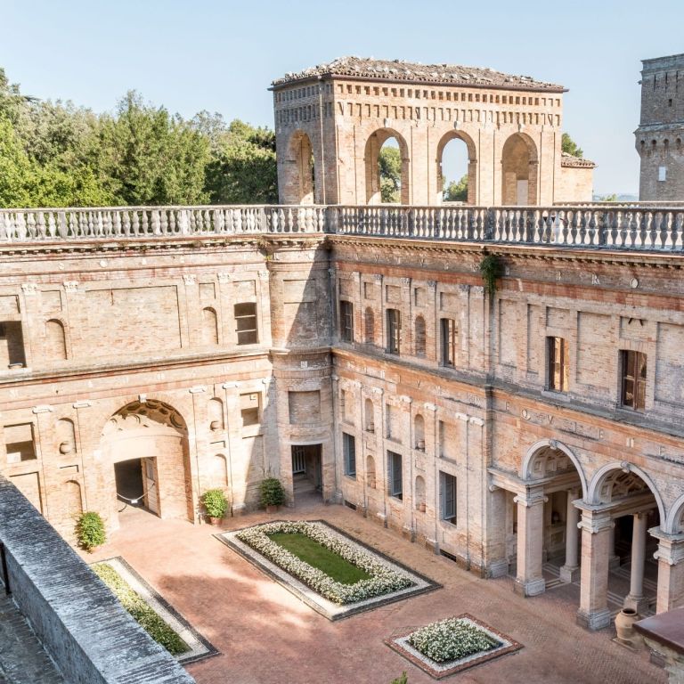 La Villa Imperiale degli Sforza sui rilievi del Monte San Bartolo