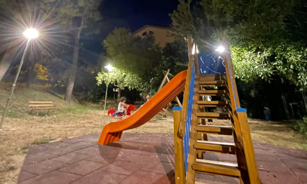 Il parco giochi a San Rocchetto (foto Osimo e Dintorni) Il parco giochi a San Rocchetto (foto Osimo e Dintorni)